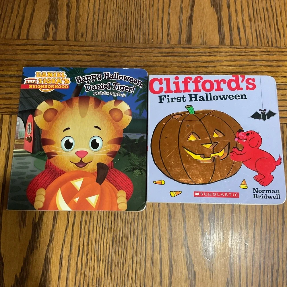 9 Holiday Children's board books Christmas 🎄 Santa 🎅 Halloween 👻 🎃 Easter 🐣